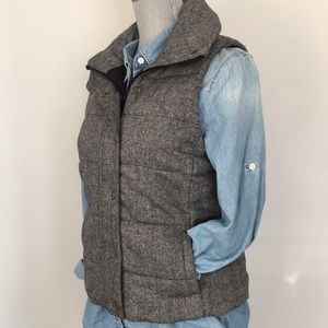 Old Navy Tweed Puffer Vest, size Small 🖤